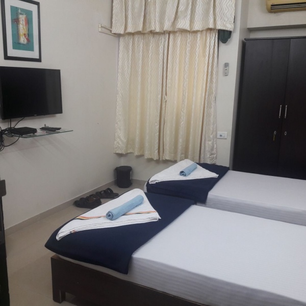 Bed & Breakfast serviced 1,2,3 Rooms close Millennium Business Park-Short stay rooms Ghansoli MBP Mahape